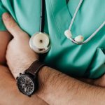 Dyskopatia: Jak długo trwa zwolnienie lekarskie?