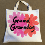Jak wybrać idealną torbę z nadrukiem dla babci?