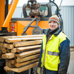 Jak wybrać najlepszego dostawcę drewna?